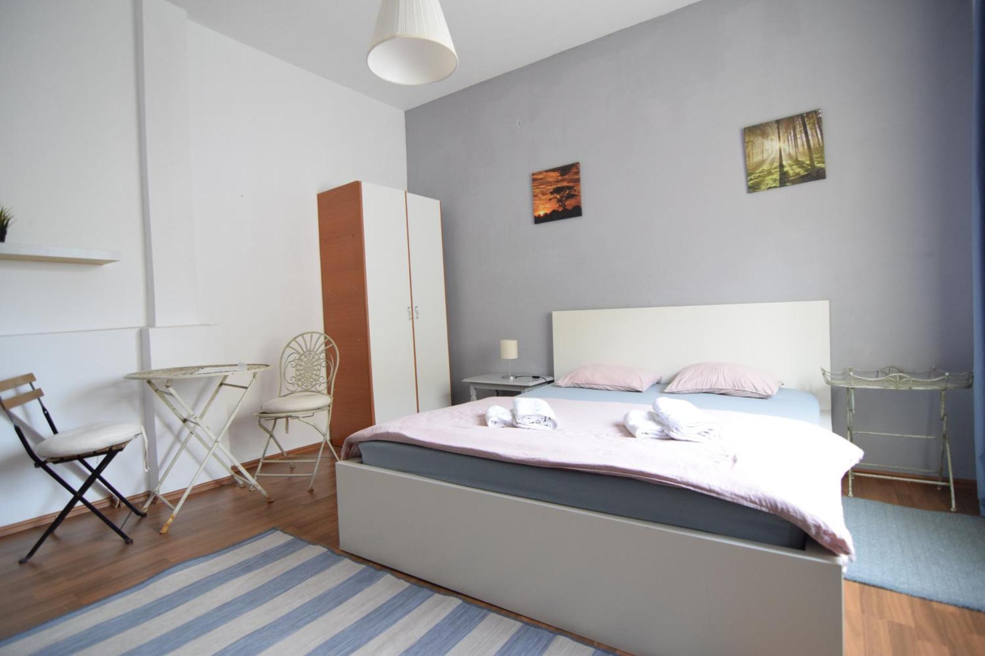 Studio Piata Rosetti Bucarest Esterno foto