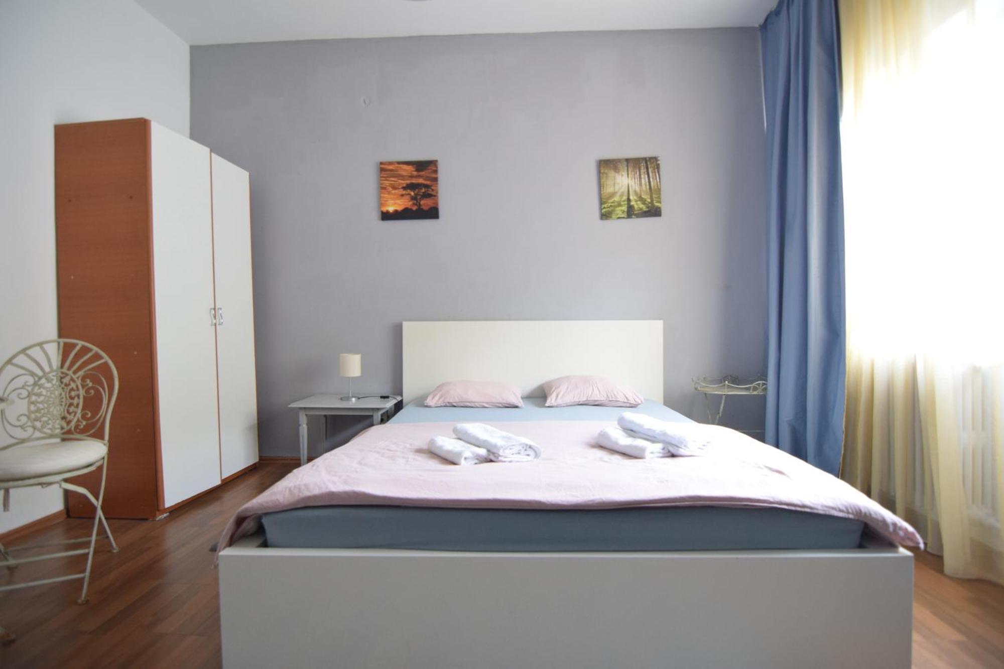 Studio Piata Rosetti Bucarest Esterno foto