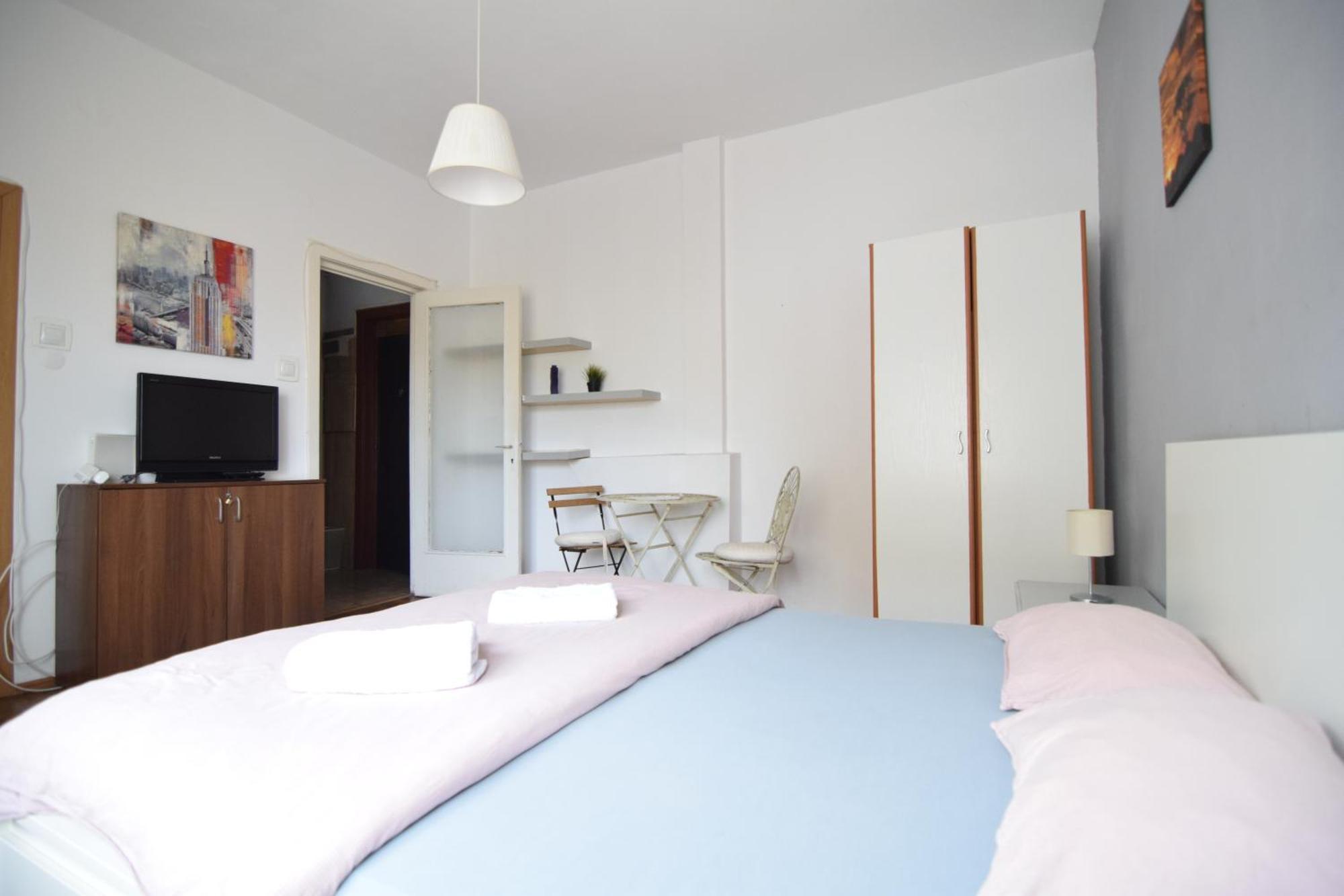Studio Piata Rosetti Bucarest Esterno foto